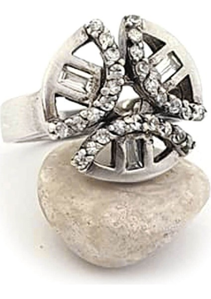 zirkon taşlı gümüş yüzük fiyatları