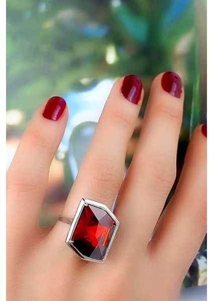 Kırmızı swarovski taşlı gümüş modern yüzük