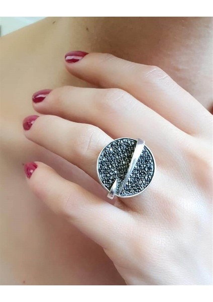 İtalyan tasarımı 925 ayar gümüş siyah oniks taşlı modern yüzük