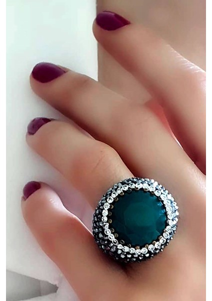 Kök Zümrüt Taşlı Swarovski Taş Detaylı Gümüş Tasarım Yüzük