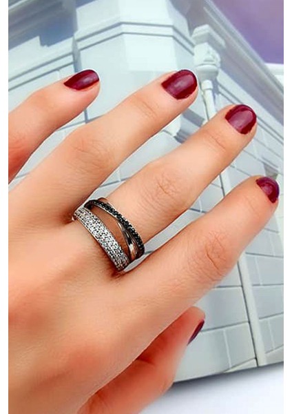 italyan tasarımı oniks ve zirkon taş detaylı gümüş modern yüzük