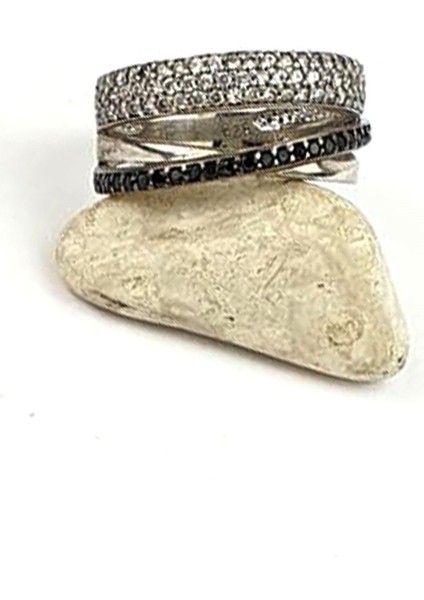 italyan tasarımı oniks ve zirkon taş detaylı gümüş modern yüzük fiyatları