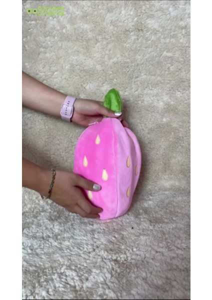 Çilek Tavşan Çantalı Sevgiliye Özel 35 cm 1 Adet fiyatları