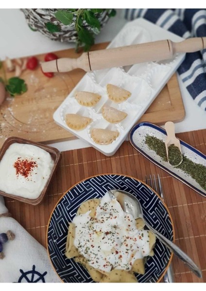 Luxury Pratik Mantı Aparatı Şekilli Mantı Yapma Aracı Çiğ Börek D Mantı Hazırlama Kalıbı 1 Adet