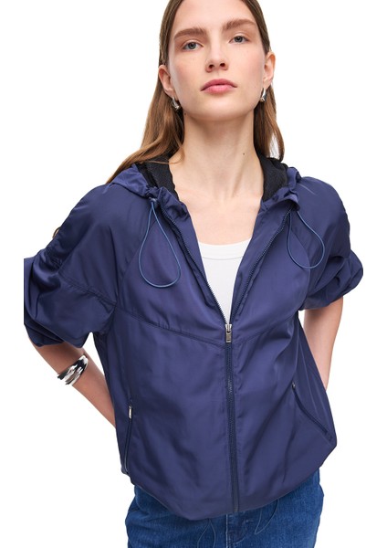 Amiens Lacivert Renk Rahat Kalıp Dik Yaka Düşük Kollu Mont fiyatları