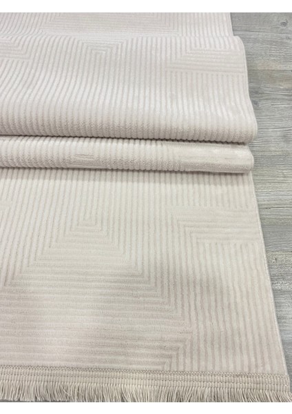 Tuğran , Ipeksi Viskon Triko Akrilik Dokuma Bergama Oturma Odası ve Salon Halısı