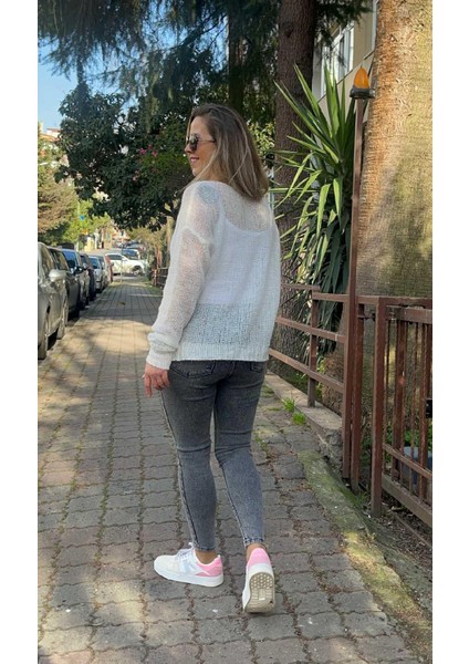 Gri Yüksek Bel Dar Kesim Likralı Jean modelleri