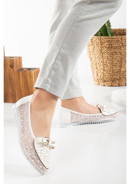 Kadın Yanları Tüllü Taş Detaylı Babet Ayakkabı Yeni Sezon fiyatları