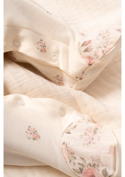 Zarif Çiçek Desenli Şapkalı Tulum fiyatları