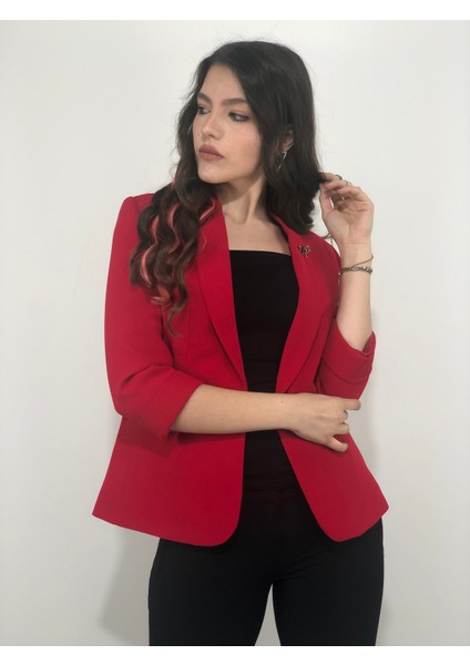 Kadın Kırmızı Bronş Detaylı Truvakar Kol Blazer Ceket fırsatları