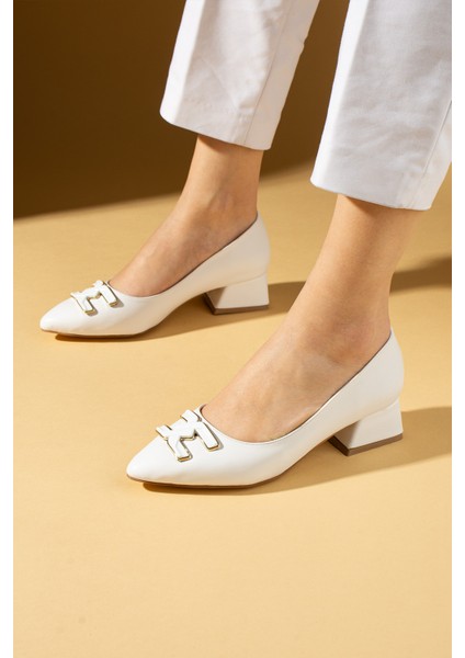 Tokalı Kalın Kısa Topuklu Sivri Burun Kadın Ayakkabı 018-185-25