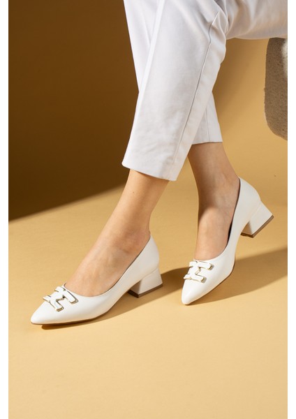 Tokalı Kalın Kısa Topuklu Sivri Burun Kadın Ayakkabı 018-185-25 fiyatları