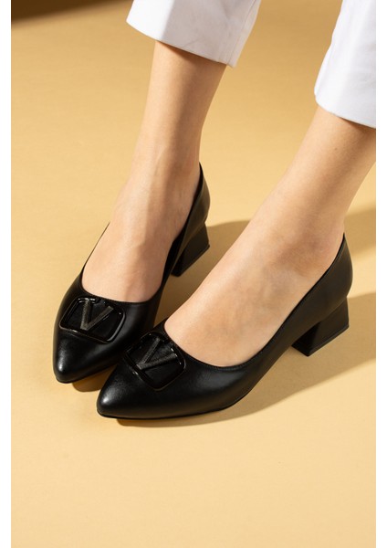 V Tokalı Alçak Kalın Topuklu Sivri Burun Kadın Ayakkabı 018-184-25 fiyatları