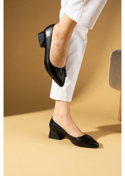 V Tokalı Alçak Kalın Topuklu Sivri Burun Kadın Ayakkabı 018-184-25 modelleri