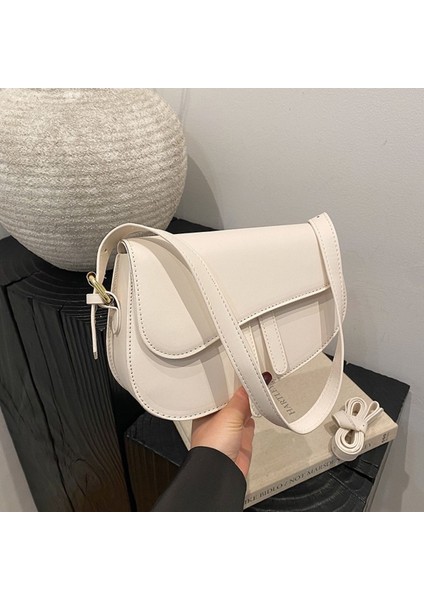 Yeni Trend Retro Çapraz Askılı Kadın Çantası Şık Ve Benzersiz Tasarımlı Omuz & Postacı Çantası fiyatları