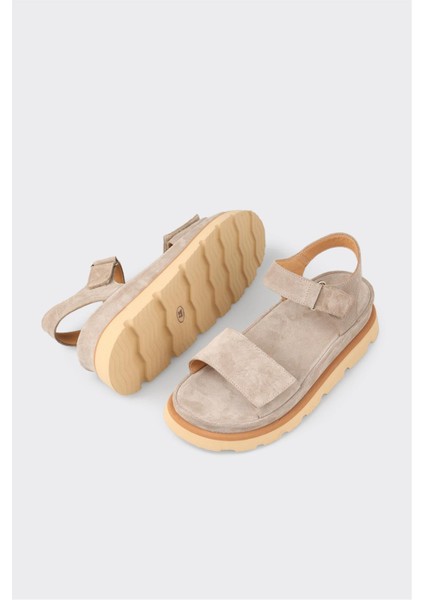 Bej Deri Kadın Sandalet modelleri