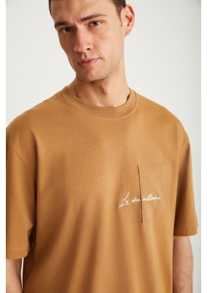 KRAVIN Erkek Pamuk Bisiklet Yaka Baskılı Kahverengi T-Shirt
