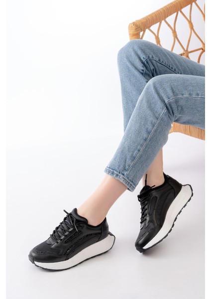 Bayan Spor Ayakkabı F-307 Siyah Bağcıklı Saten Taş Aksesuarlı Günlük Spor Ayakkabı
