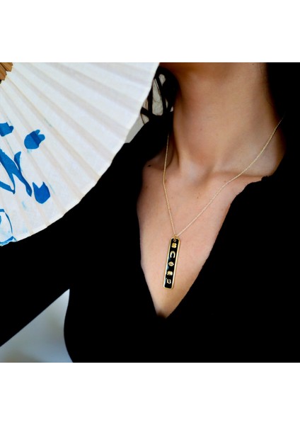 Siyah Mine Detaylı Altın Kaplama Sembol Kolye – Uğur ve Şans Figürlü fiyatları