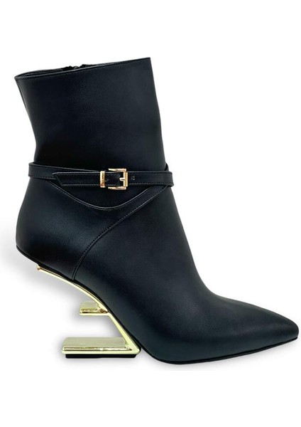 1110 Siyah Altın Bot Topuğu Gold Logo Detaylı Kadın Topuklu Ayakkabı