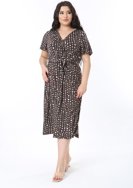 Kadın Büyük Beden Kahve Göğüs Detaylı Kısa Kollu Kuşaklı Elbise 65N38778