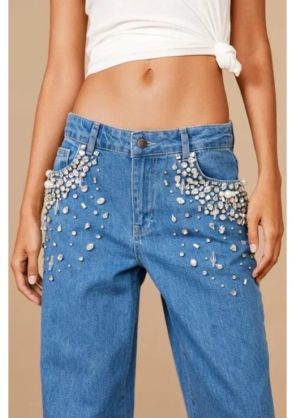 Kadın Büyük Beden Mavi Taş Işleriyle Süslenmiş, Yüksek Bel, Geniş Paça 5 Cep Kot Pantolon 65N38745 fırsatları