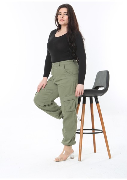 Kadın Büyük Beden Haki Gabardin Kumaş Yüksek Bel Kargo Cepli Paça Lastikli Pantolon 65N38901