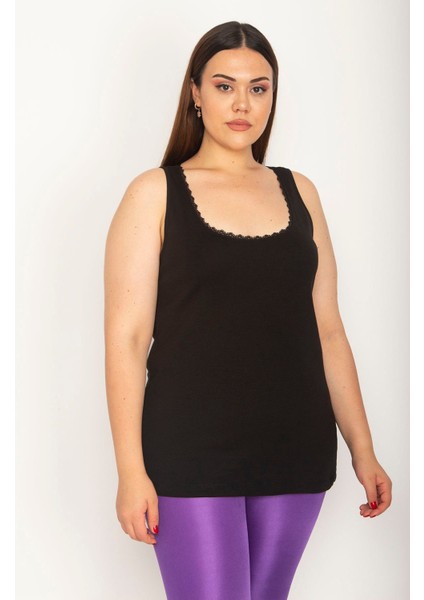 Kadın Siyah Pamuklu Kumaş Yakası Dantel Detaylı Kolsuz Bluz 65N26627