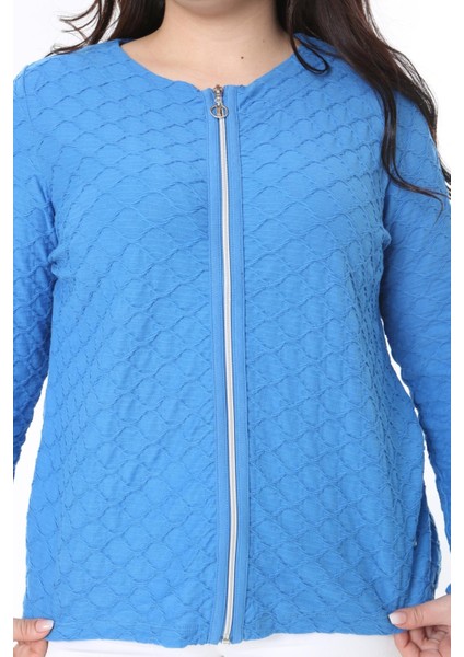 Kadın Büyük Beden Mavi Gofreli Kumaş Fermuarlı Hırka 65N38868 fırsatları