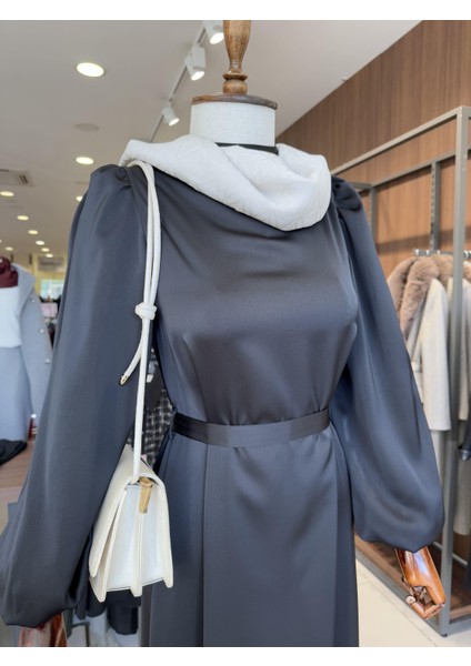 Kuşak Detaylı Siyah Saten Elbise 5034