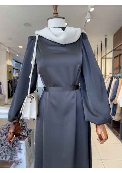 Kuşak Detaylı Siyah Saten Elbise 5034