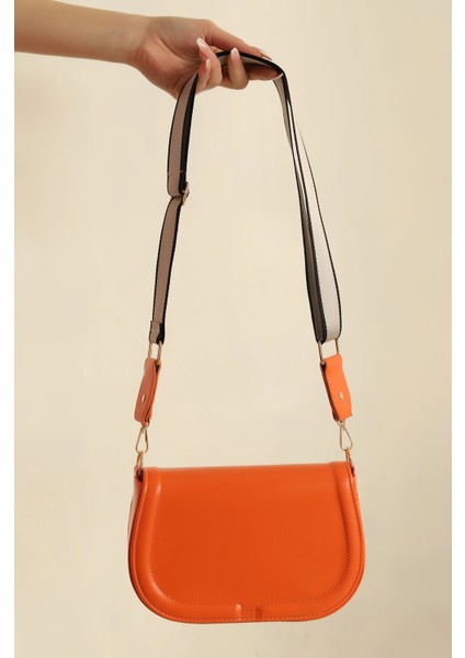 Turuncu Mıknatıs Kapaklı Omuz Çantası fiyatları