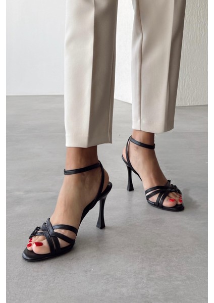 Rosalin Siyah Hakiki Deri Topuklu Ayakkabı