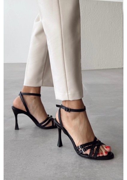 Rosalin Siyah Hakiki Deri Topuklu Ayakkabı