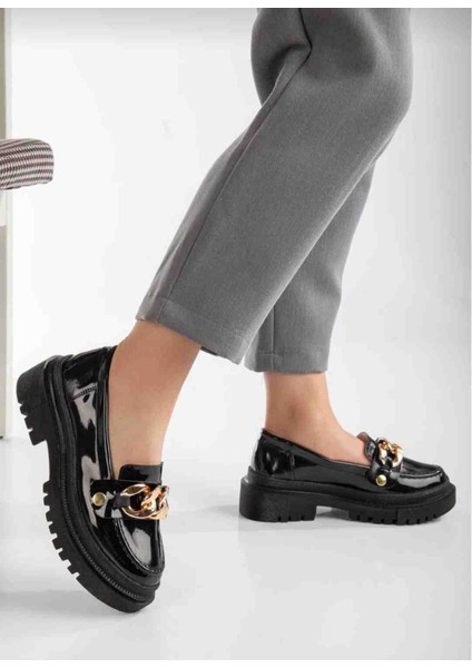 Loafer Siyah Rugan Gold Zincir Toka Detaylı Rahat Ayakkabı fiyatları