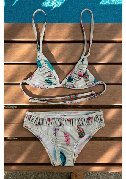 Kız Çocuk Fırfır Detaylı Üçgen Bağlamalı Kuş Tüyü Desen Baskılı Bikini Takımı