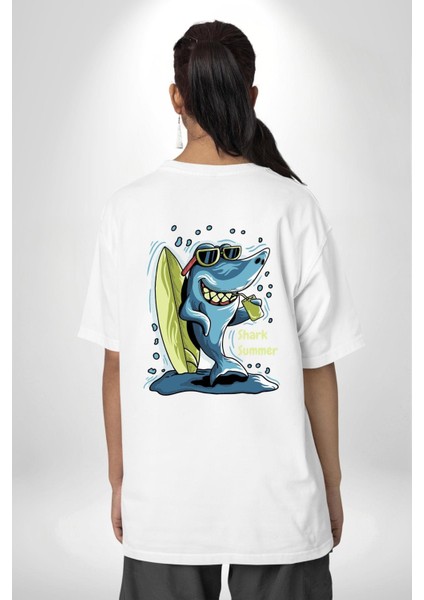 Tatil Yapan Köpekbalığı Sörfçü Kadın Erkek Ön Minimal Sırt Baskılı Beyaz Pamuklu Tişört fiyatları
