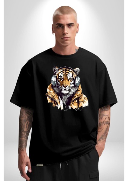 Montlu Kulaklıklı Havalı Kaplan Kadın Erkek Ön Baskılı Siyah Pamuklu Tişört Penye Klasik