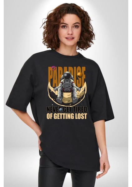 Kaybolmaktan Asla Bıkma Astronot Kadın Erkek Ön Baskılı Siyah Pamuklu Tişört Penye Klasik fırsatları