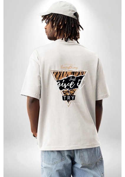 Tutum Her Şeydir Sadece Ver Onu Kaplan Kadın Erkek Ön Minimal Sırt Baskılı Beyaz Pamuklu Tişört fiyatları