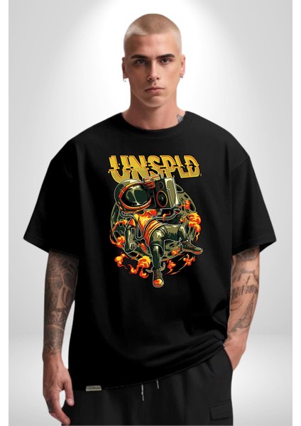 Ay Müzik Dinleyen Astronot Kadın Erkek Ön Baskılı Siyah Pamuklu Tişört Penye Klasik fiyatları