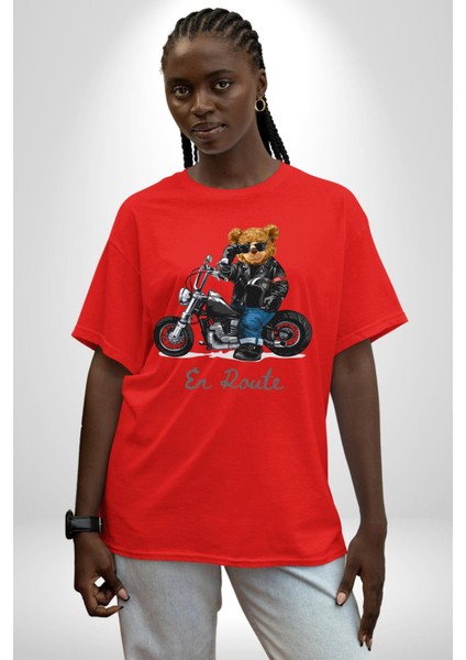 Havalı Motor Süren Oyuncak Ayı Kadın Erkek Ön Baskılı Kırmızı Pamuklu Tişört Penye Klasik