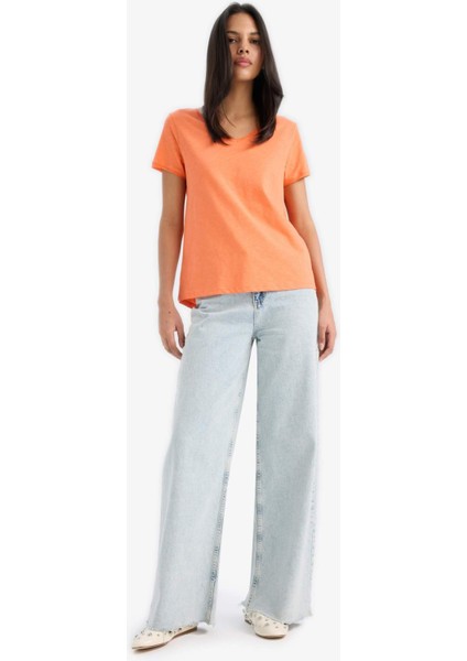 Regular Fit V Yaka Basic Düz Kısa Kollu Tişört K1507AZ25SM fiyatları