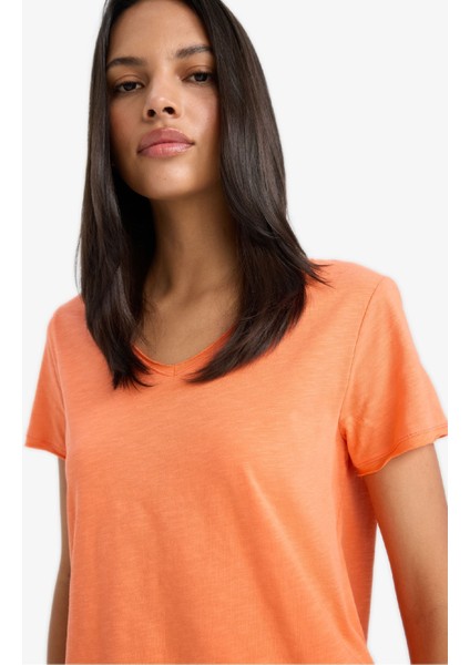 Regular Fit V Yaka Basic Düz Kısa Kollu Tişört K1507AZ25SM fırsatları