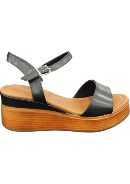 7920790Z 7 cm Dolgu Topuk Tek Bant Yumuşak Iç Pedli Günlük Kadın Sandalet