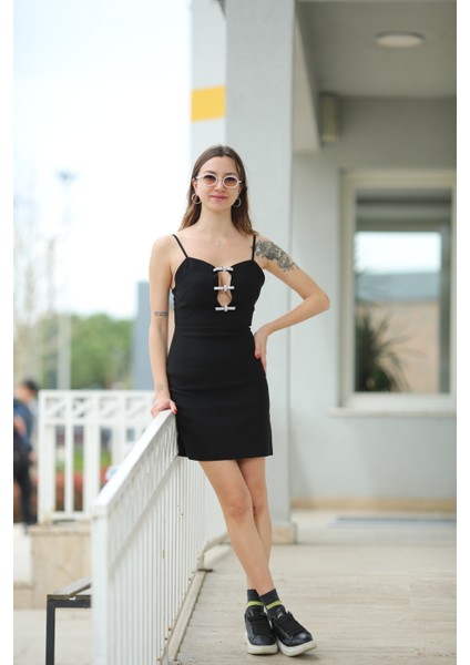 Taş Dekolteli Askılı Mini Elbise