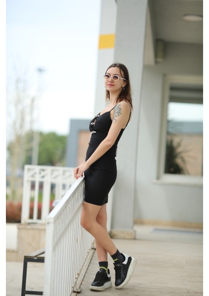 Taş Dekolteli Askılı Mini Elbise