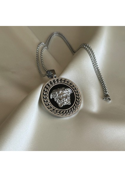 Silver Gurmet Madalyon Kolye fırsatları