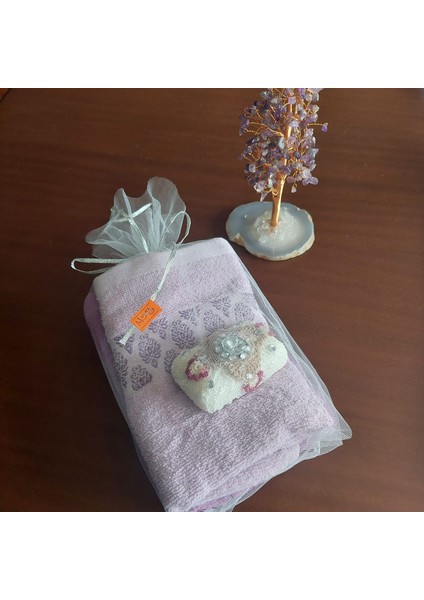 Hediyelik Küçük Havlu Set (30X50 Havlux2 + El Yapım Süs Kokulu Sabunx1)