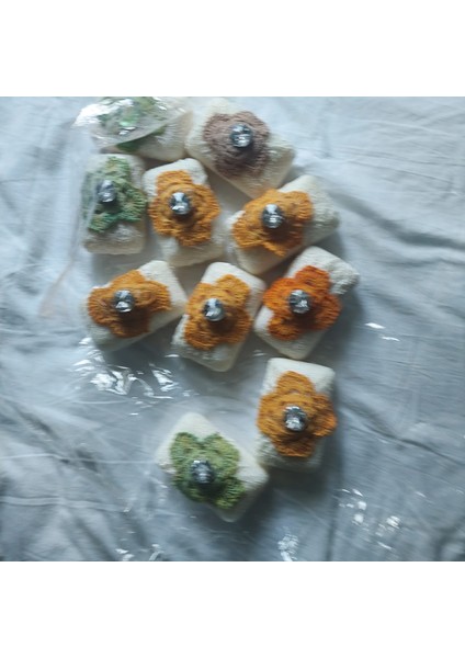 Hediyelik Küçük Havlu Set (30X50 Havlux2 + El Yapım Süs Kokulu Sabunx1) modelleri